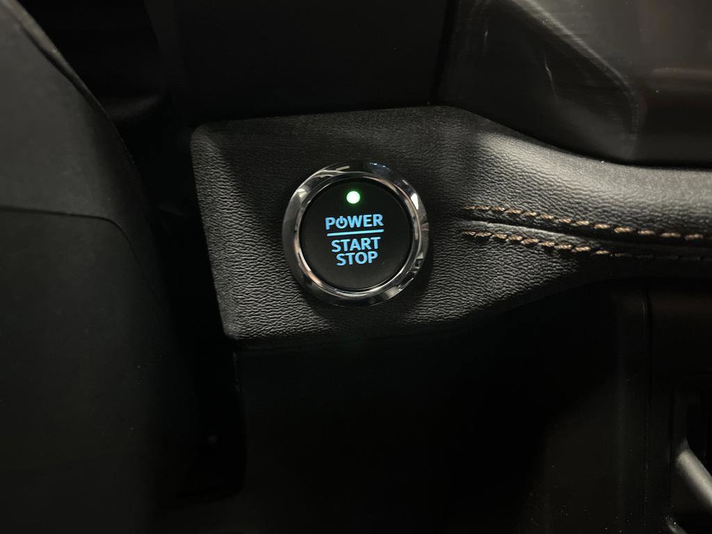 Used 2022 Ford F150 Lightning Lariat image 23