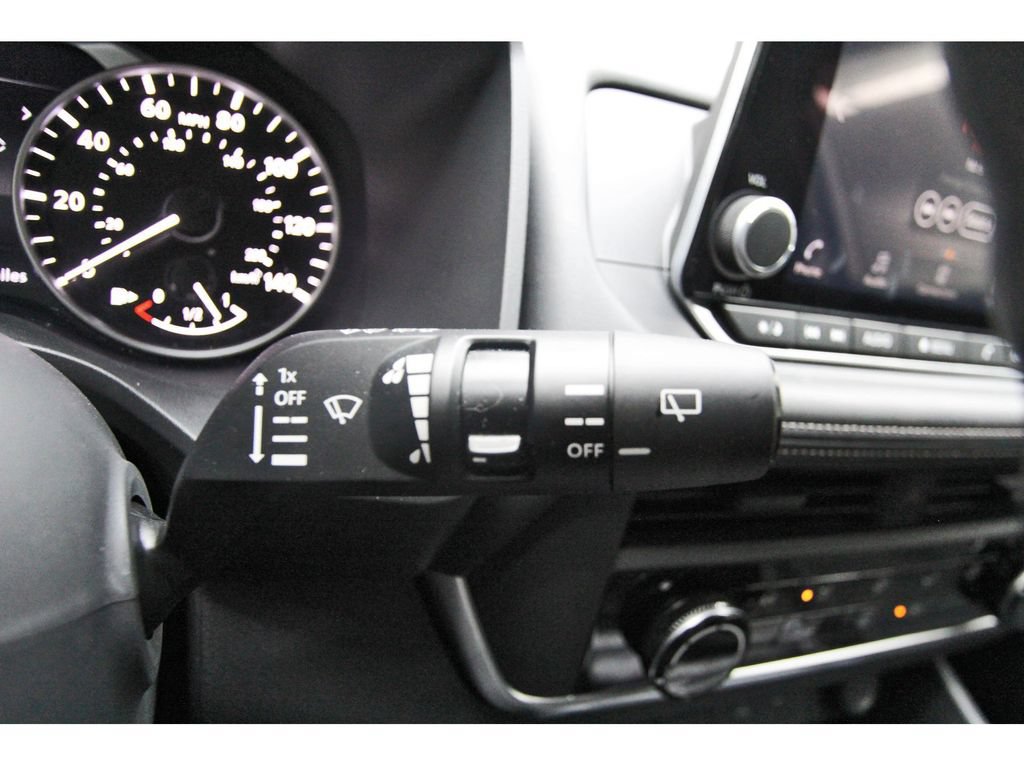 Used 2025 Nissan Rogue S FWD image 13