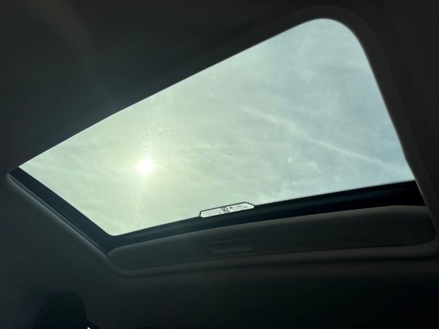 Used 2022 Ford EcoSport SE w/ SE Convenience Package image 11