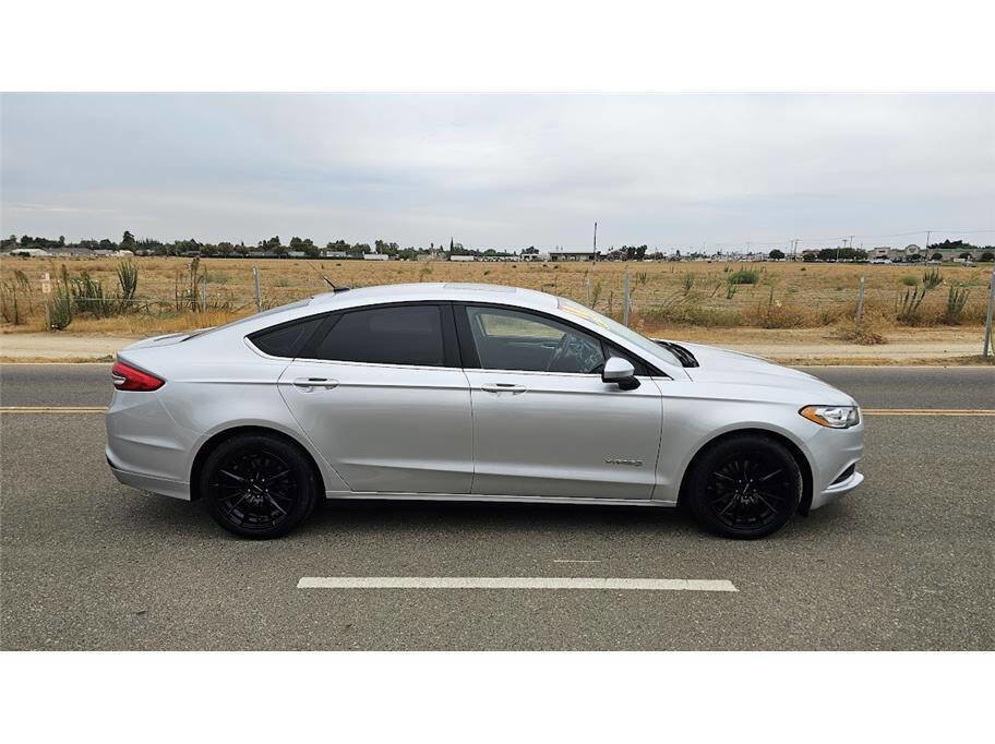 Used 2018 Ford Fusion SE image 4