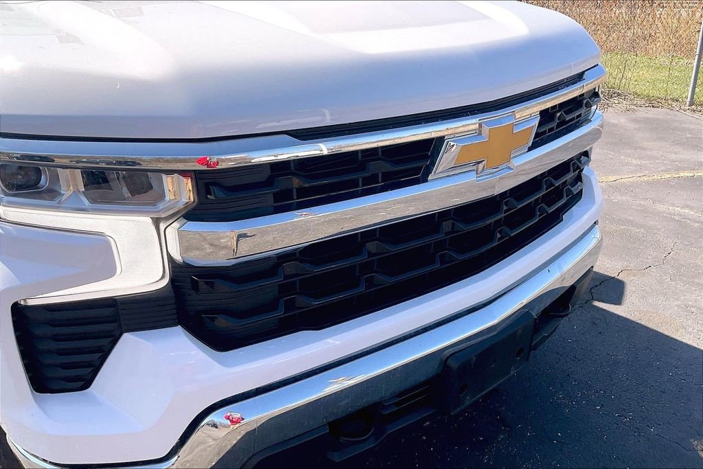 Used 2025 Chevrolet Silverado 1500 LT w/ Work Truck Package image 32