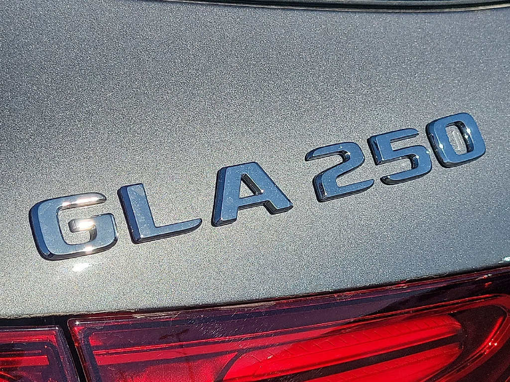 Used 2025 Mercedes-Benz GLA 250 image 9