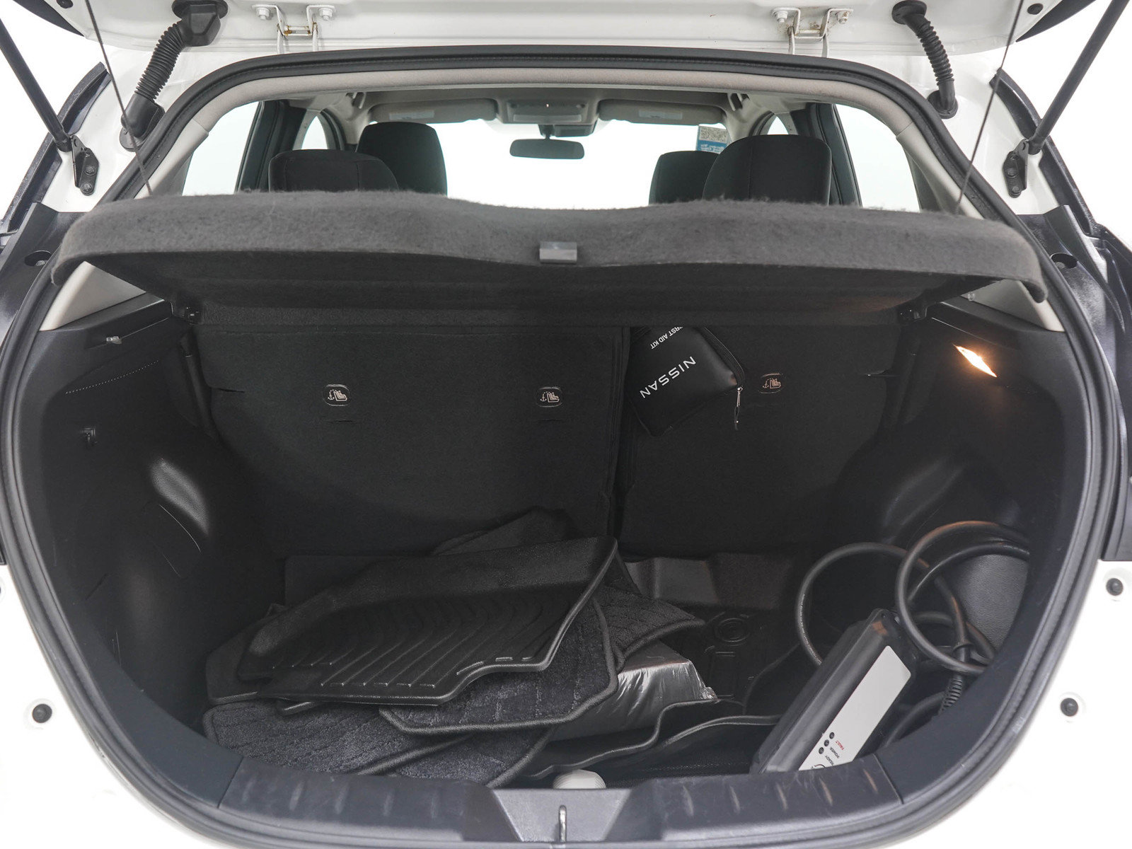 Used 2025 Nissan Leaf S FWD image 9
