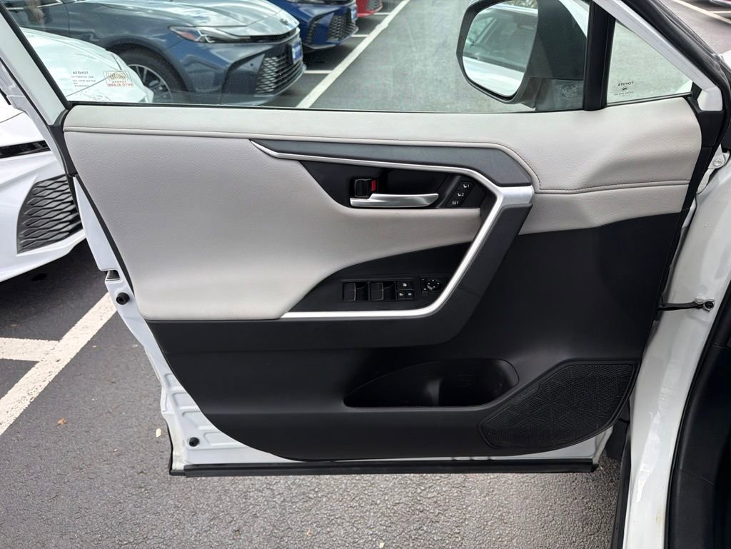 Used 2021 Toyota RAV4 Limited AWD/4WD image 21