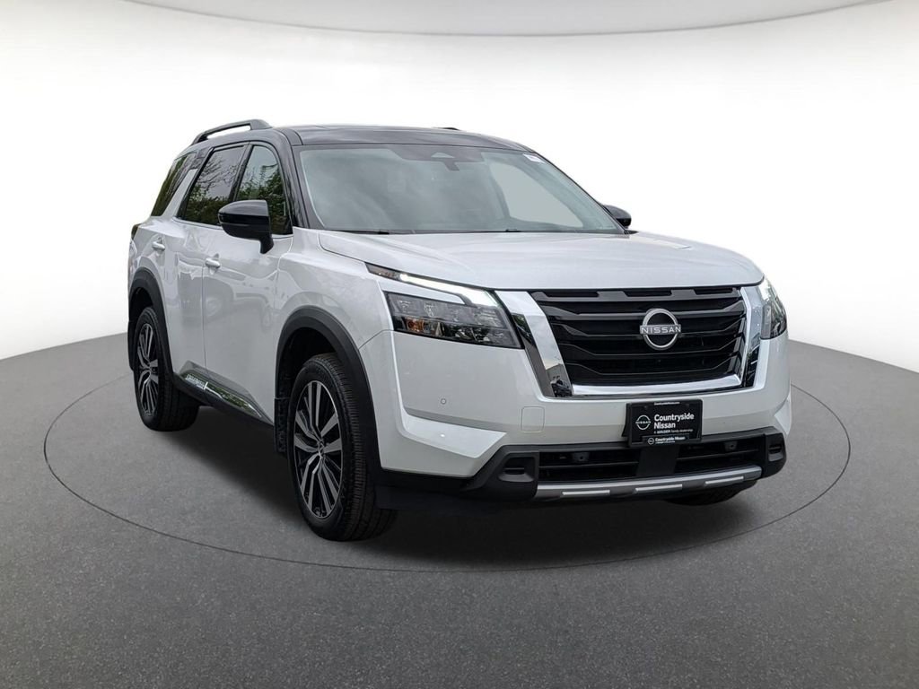 Used 2025 Nissan Pathfinder Platinum AWD/4WD image 3
