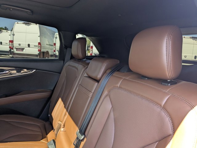 Used 2023 Lincoln Nautilus Reserve image 17