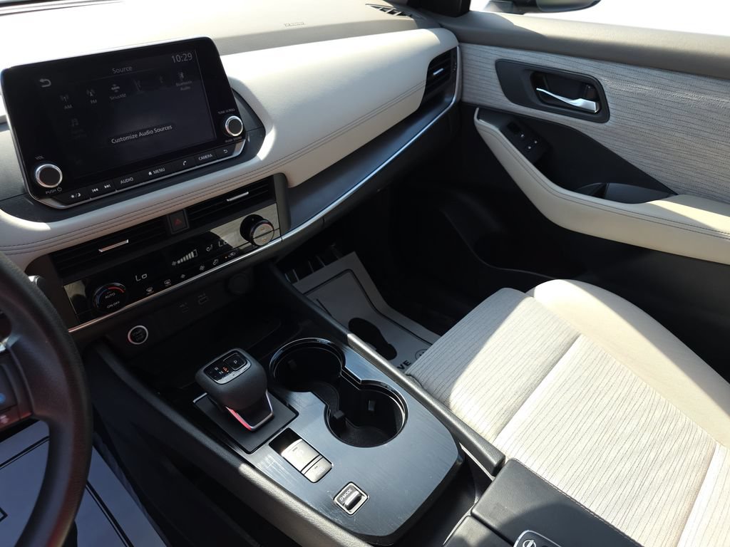 Used 2023 Nissan Rogue SV FWD image 24