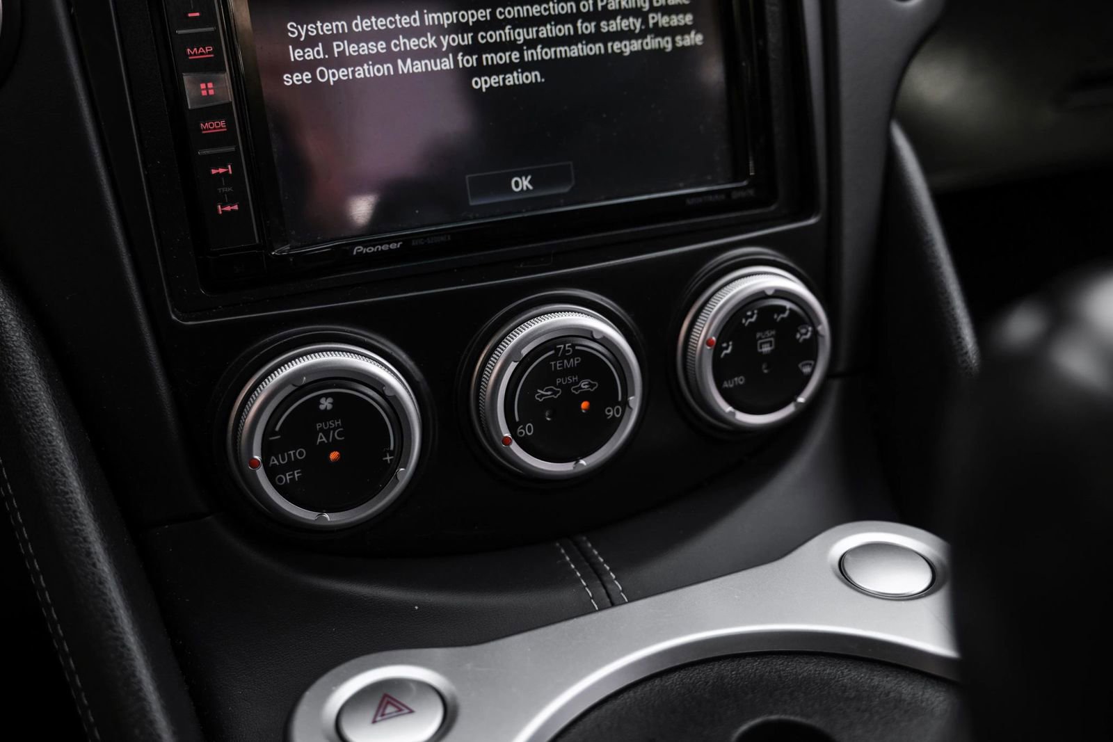 Used 2016 Nissan 370Z Coupe RWD image 26