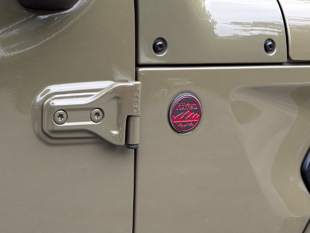 Used 2025 Jeep Gladiator Rubicon AWD/4WD image 8