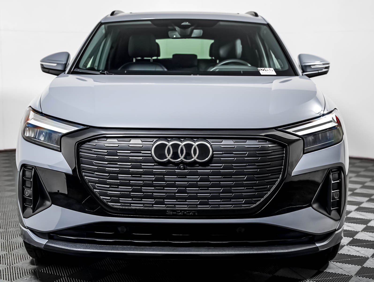 Used 2025 Audi Q4 e-tron Premium Plus w/ Premium Plus RWD image 6
