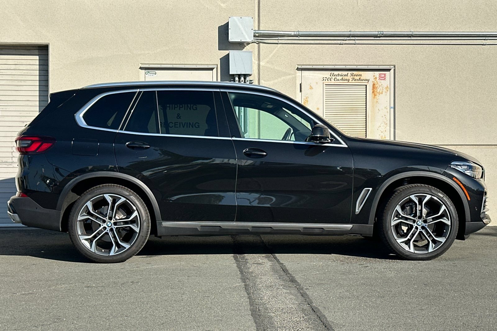Used 2023 BMW X5 xDrive40i w/ Premium Package AWD/4WD image 3