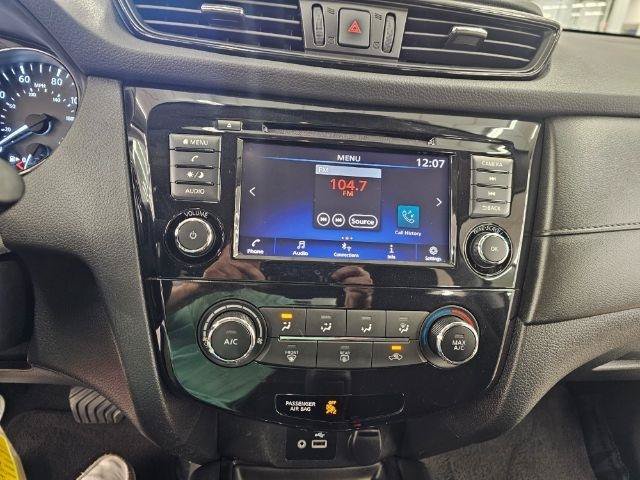 Used 2020 Nissan Rogue S AWD/4WD image 15