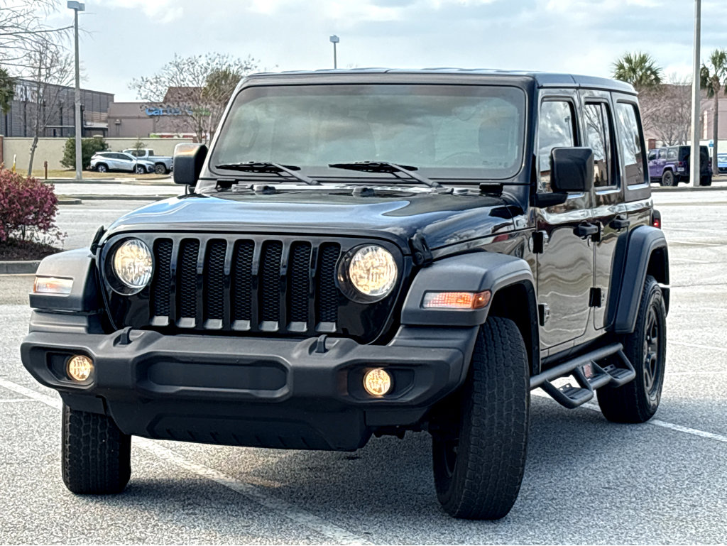Used 2018 Jeep Wrangler Unlimited Sport image 3