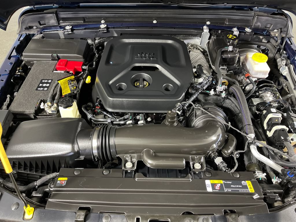 Used 2025 Jeep Wrangler Unlimited Sport AWD/4WD image 9