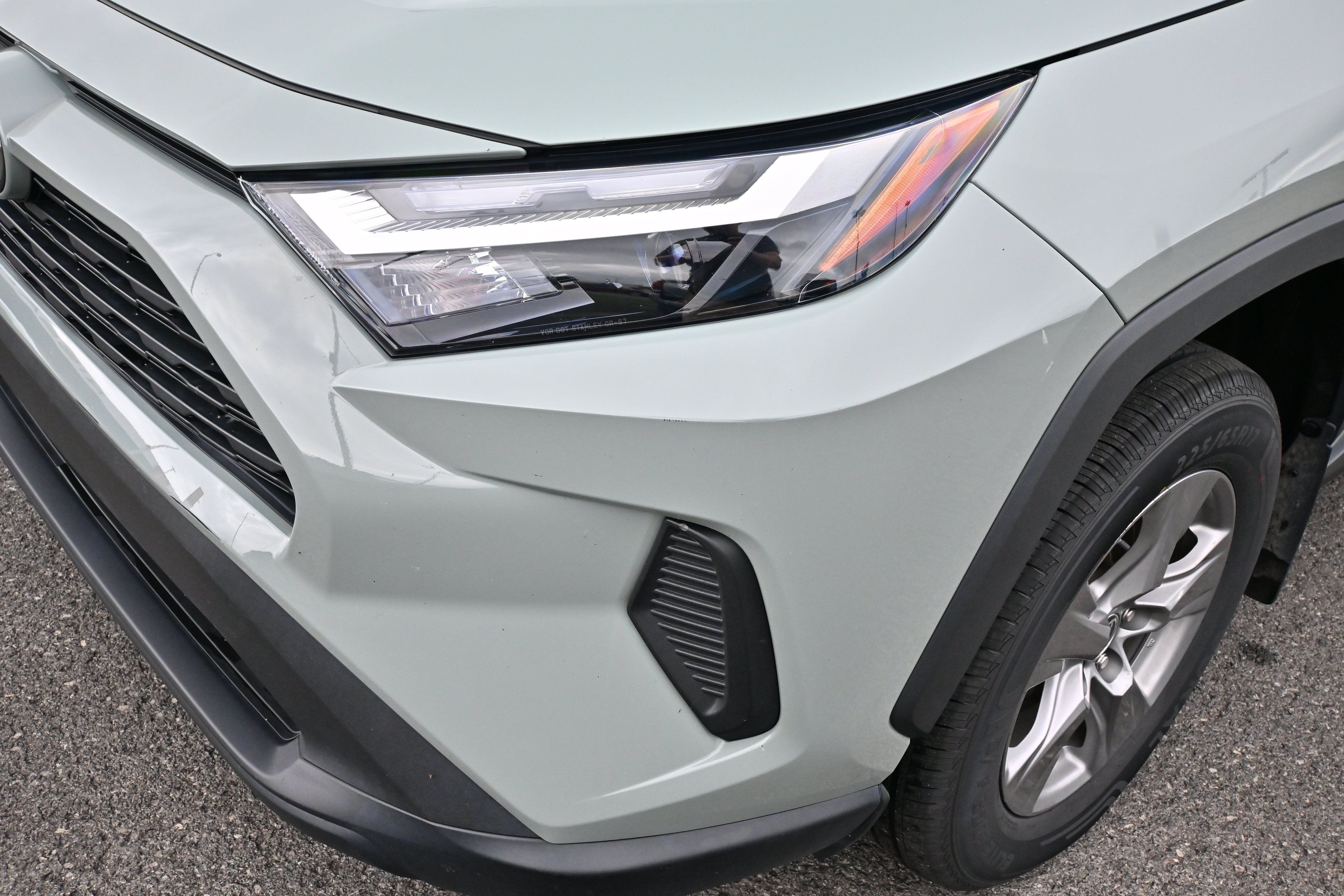 Used 2022 Toyota RAV4 XLE w/ Convenience Package AWD/4WD image 11