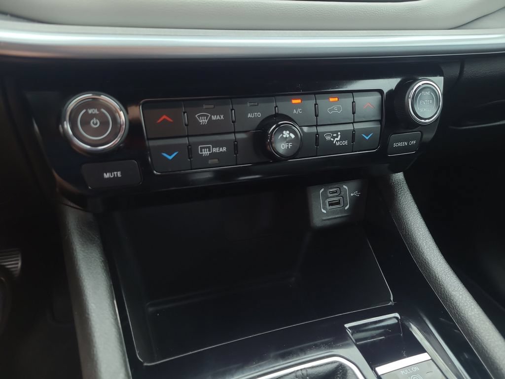 Used 2025 Jeep Compass Limited AWD/4WD image 24