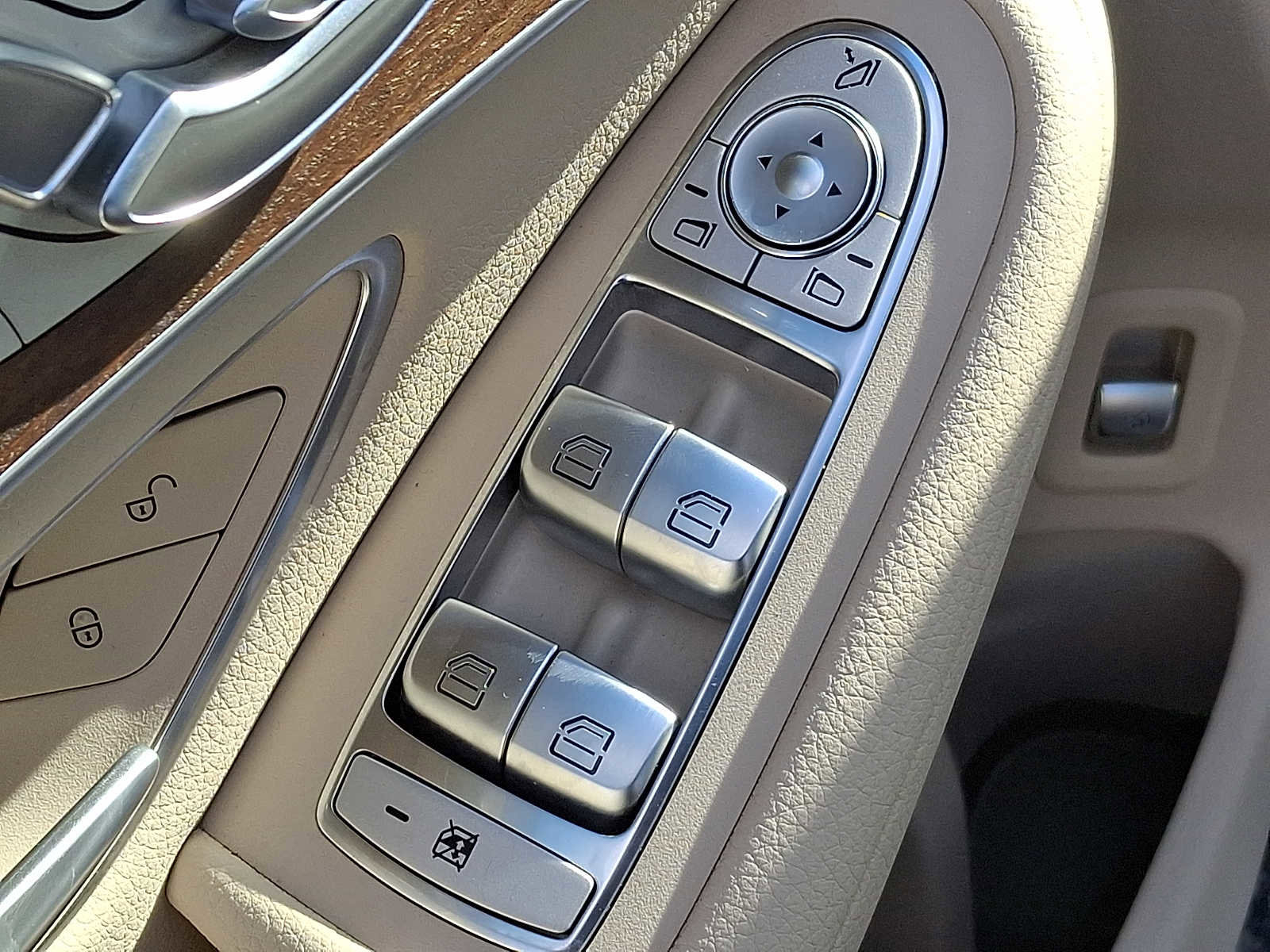 Used 2021 Mercedes-Benz GLC 300 4MATIC image 24