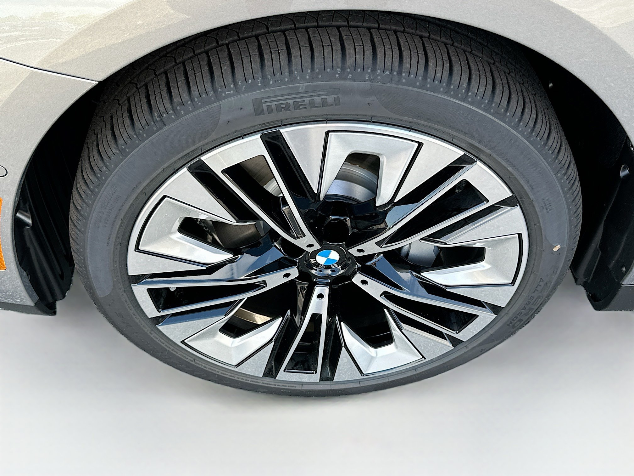 New 2027 BMW 530i RWD image 26