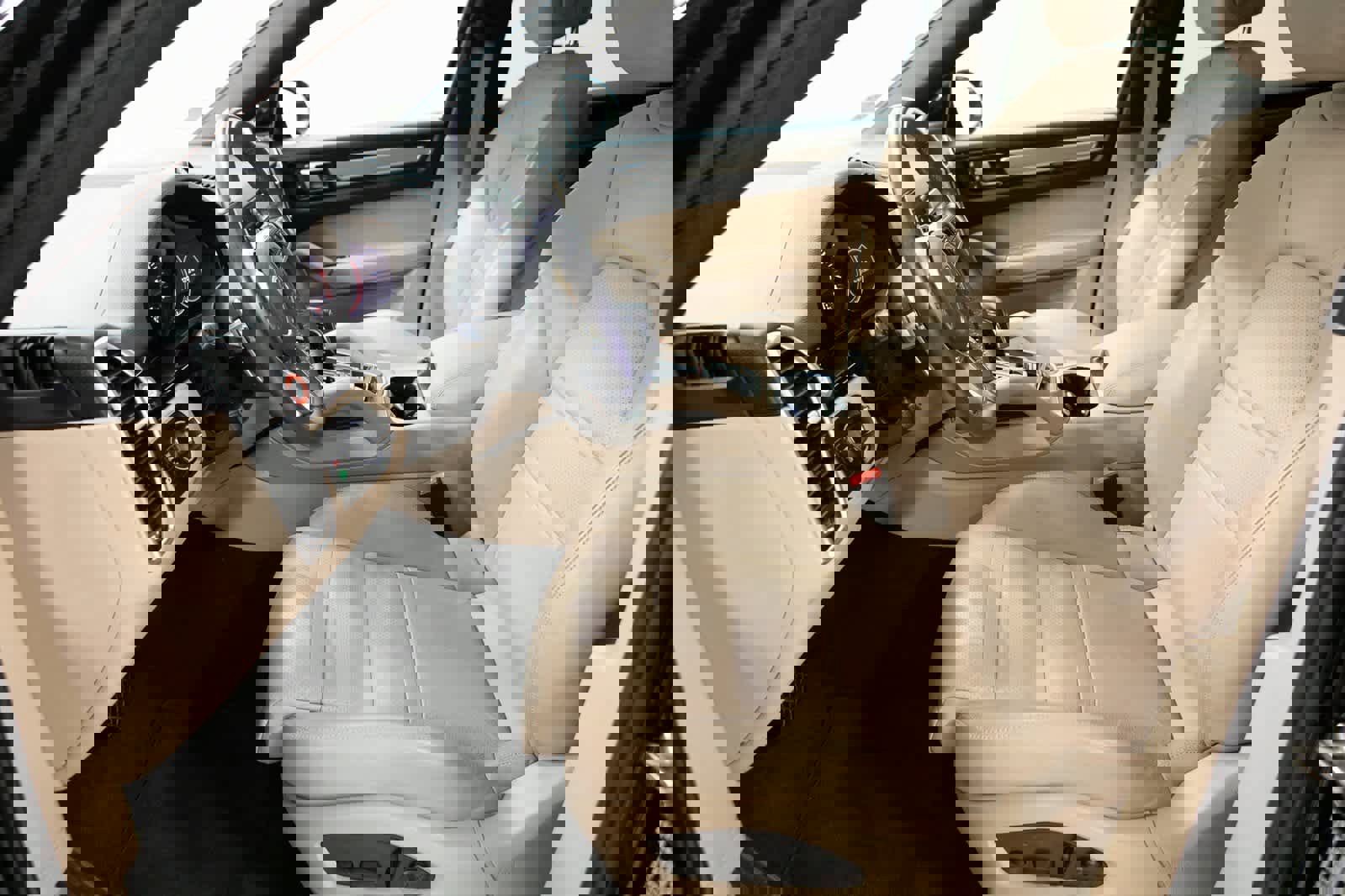 Certified 2022 Porsche Cayenne Platinum Edition image 13