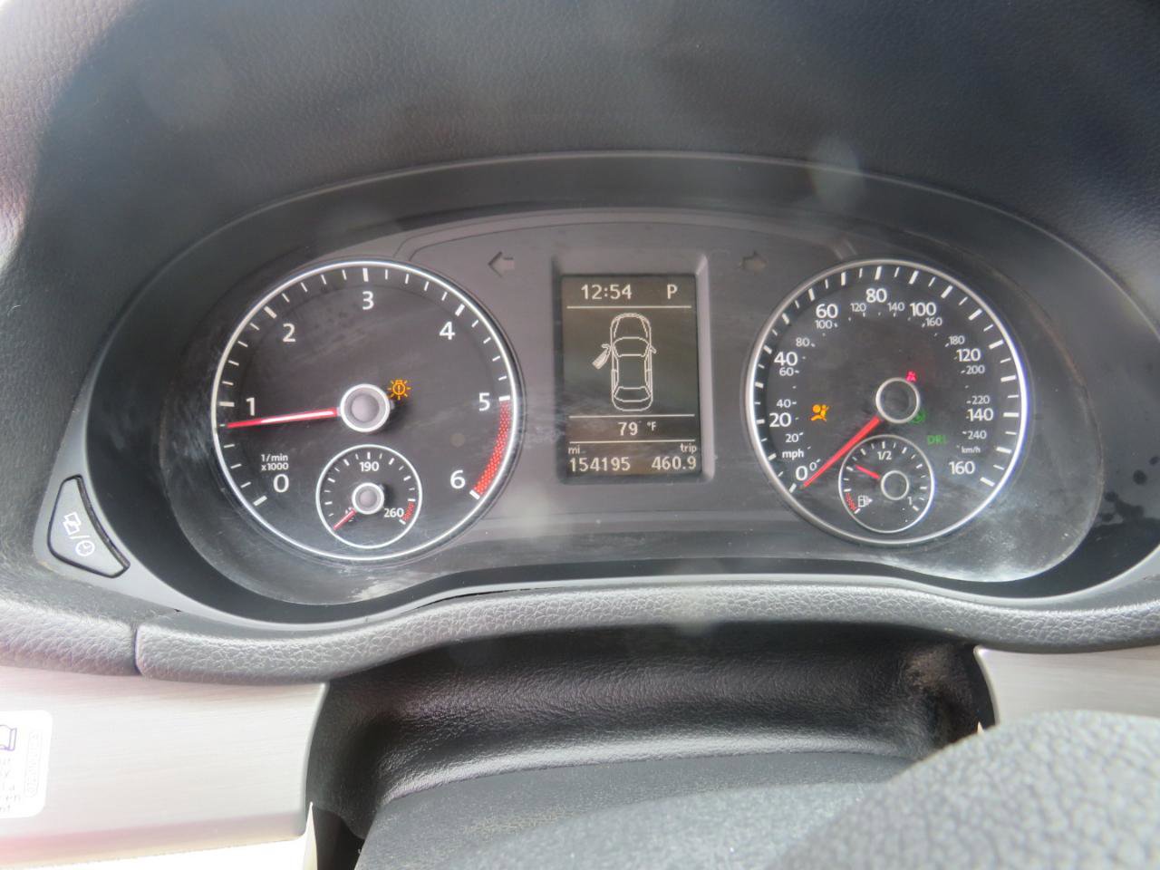 Used 2015 Volkswagen Passat TDI SE FWD image 12