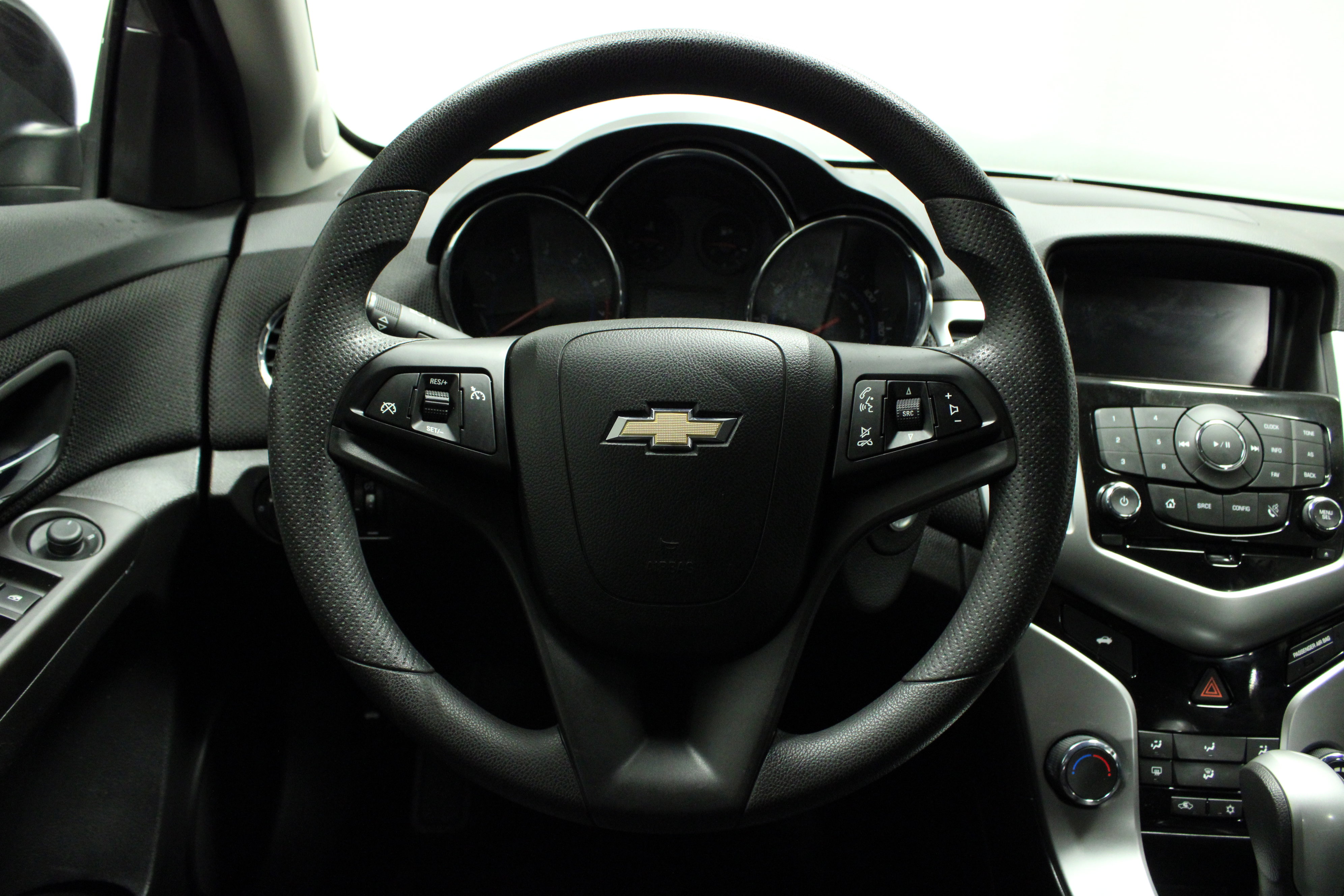 Used 2015 Chevrolet Cruze LT image 18