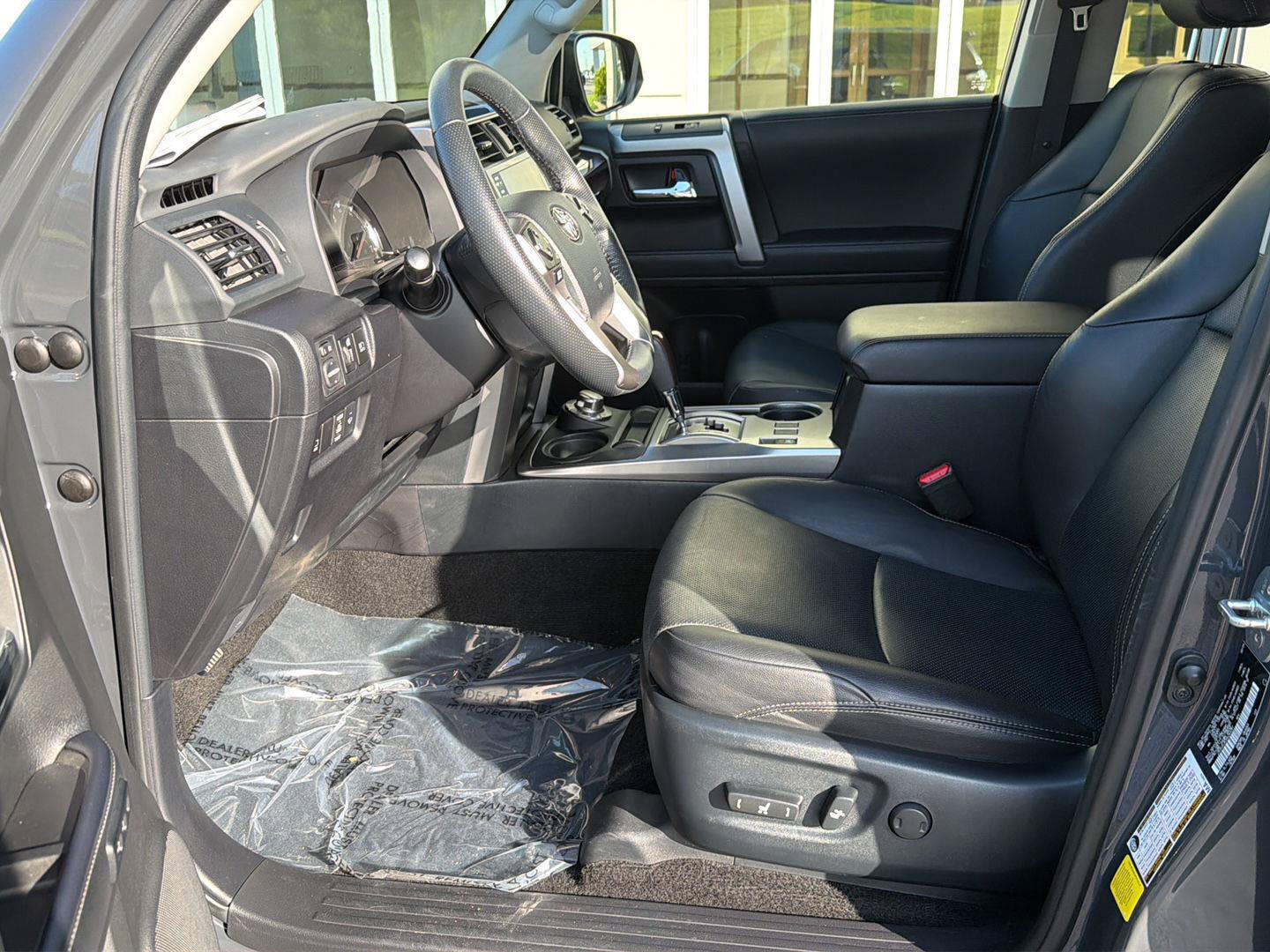 Used 2024 Toyota 4Runner Limited AWD/4WD image 10