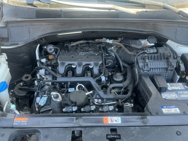 Used 2017 Hyundai Santa Fe SE AWD/4WD image 26