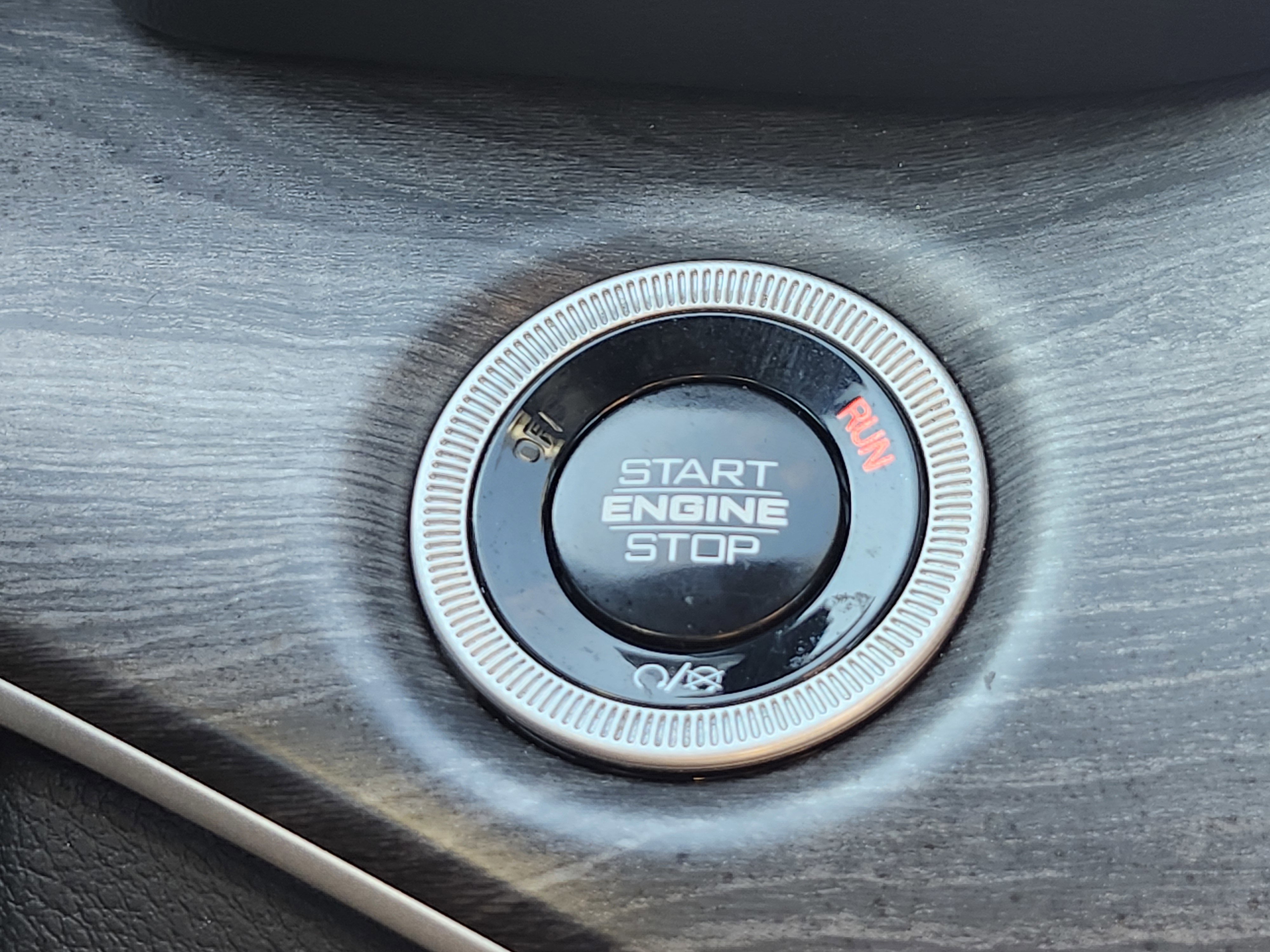 Used 2024 Jeep Grand Cherokee L Limited w/ Luxury Tech Group II image 32