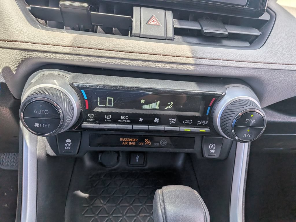 Used 2020 Toyota RAV4 XLE w/ All Weather Liner Package AWD/4WD image 17