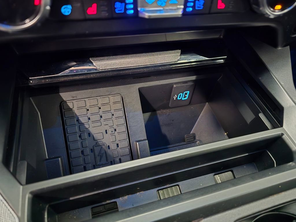 Used 2024 Ford F250 Lariat w/ Black Appearance Package image 31