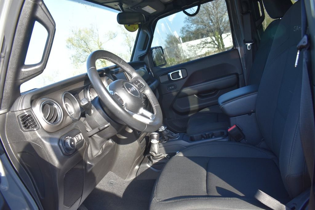 Used 2021 Jeep Wrangler Unlimited Sahara AWD/4WD image 25