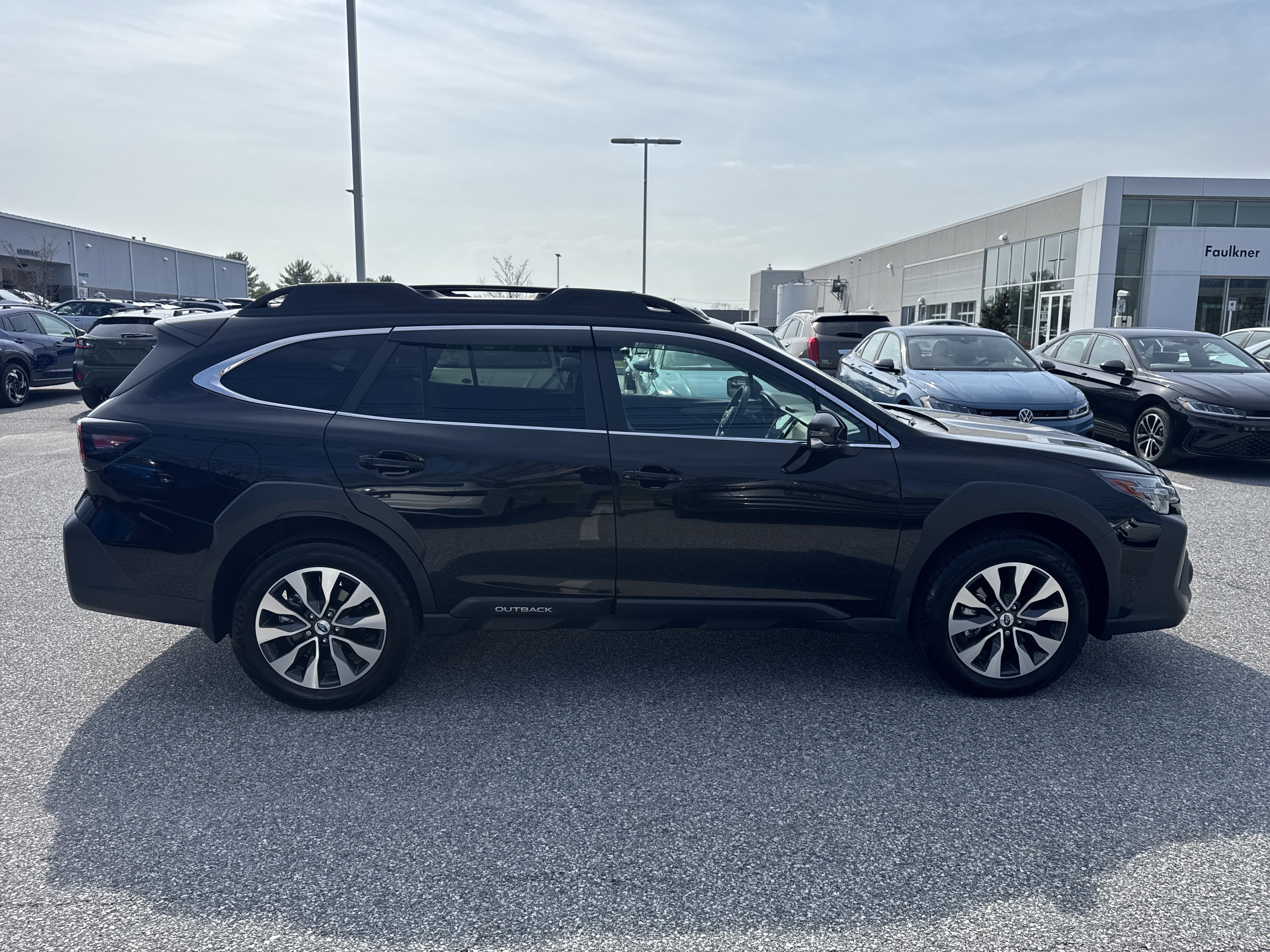 Used 2025 Subaru Outback Limited image 18