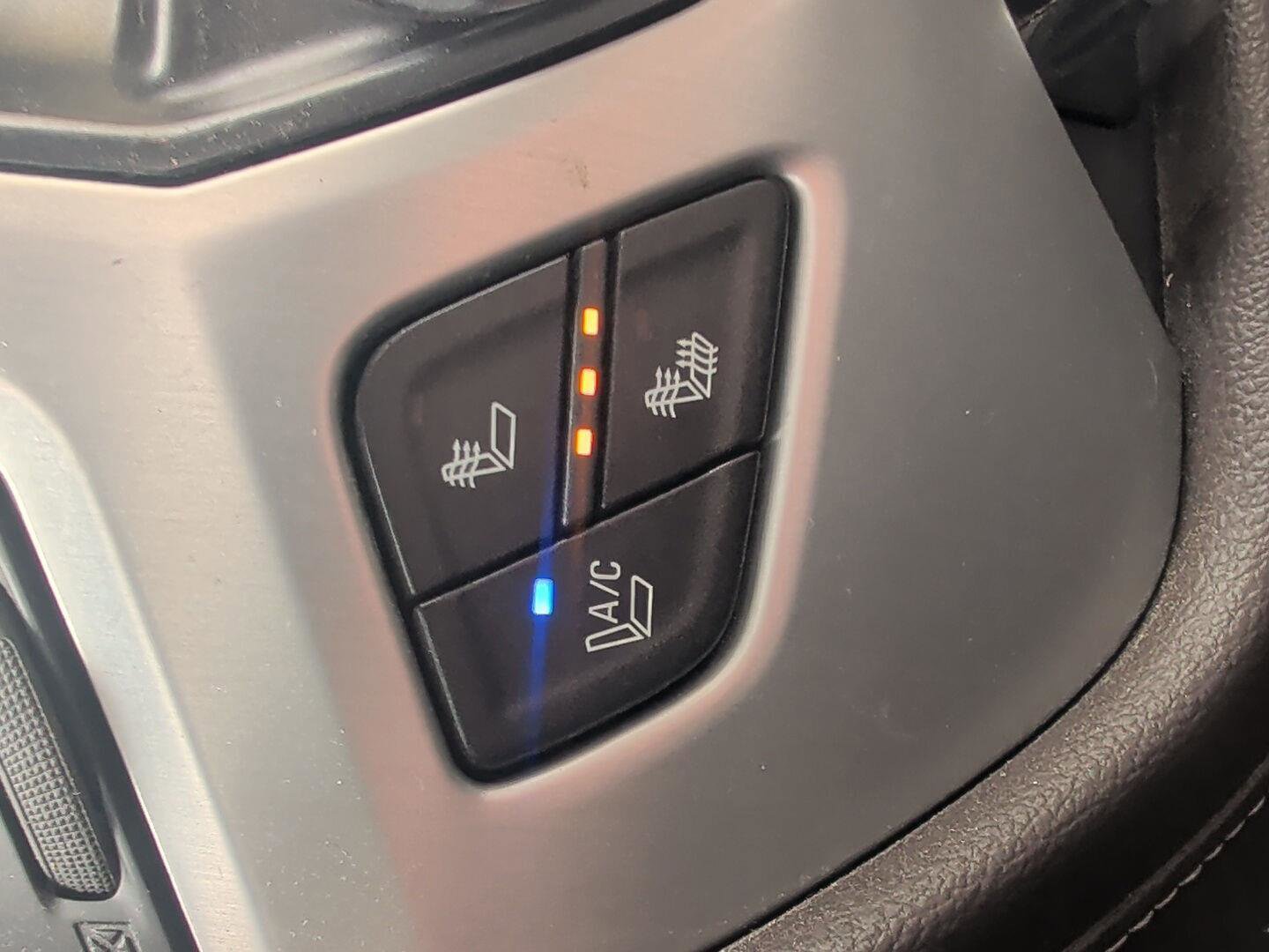 Used 2015 GMC Sierra 1500 SLT w/ Driver Alert Package image 18