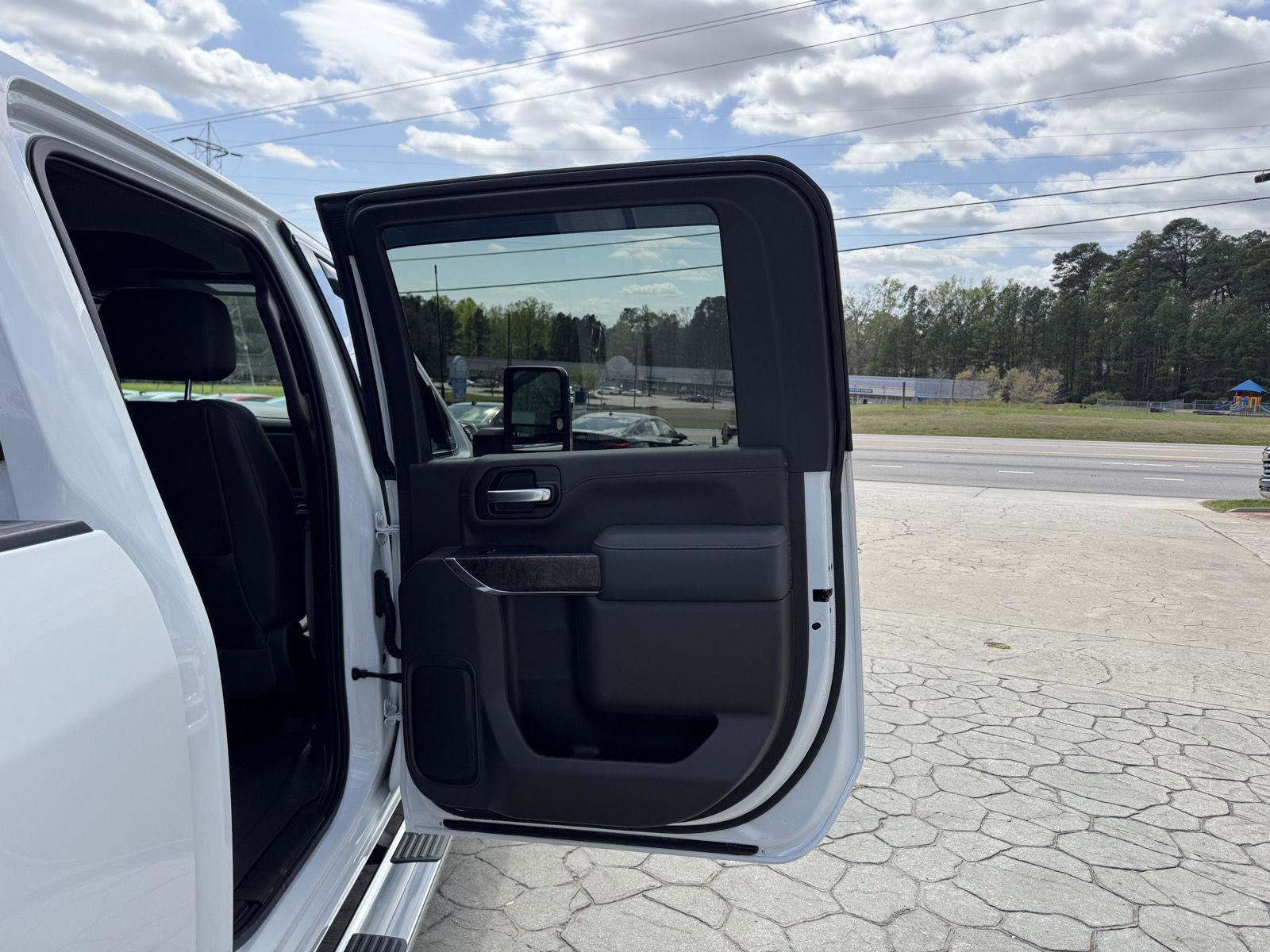 Used 2020 GMC Sierra 2500 Denali w/ Denali Ultimate Package image 17