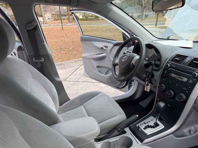 Used 2010 Toyota Corolla image 29