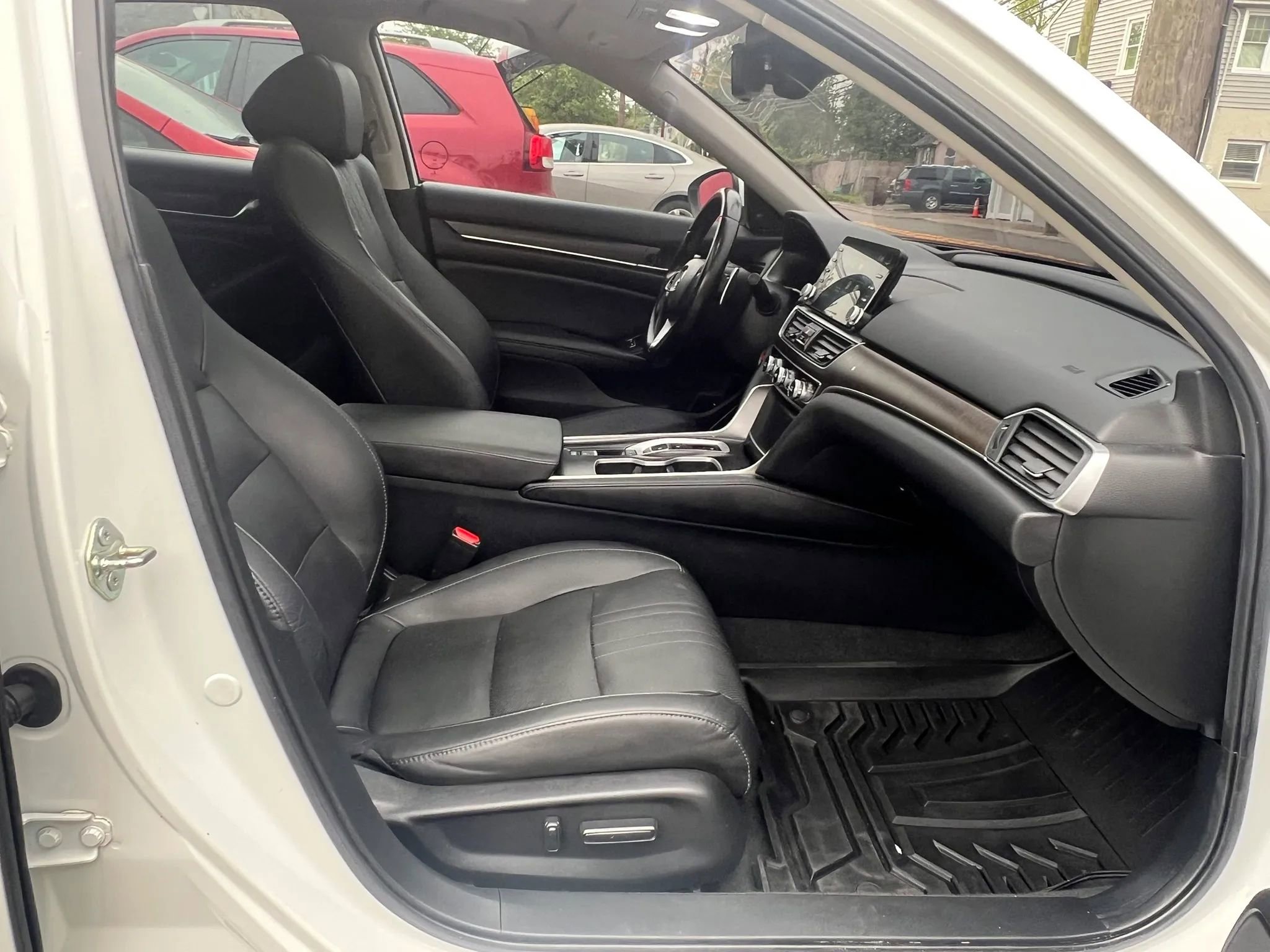 Used 2020 Honda Accord Touring image 31