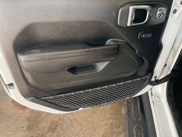 Used 2021 Jeep Wrangler Unlimited Rubicon w/ LED Lighting Group AWD/4WD image 9