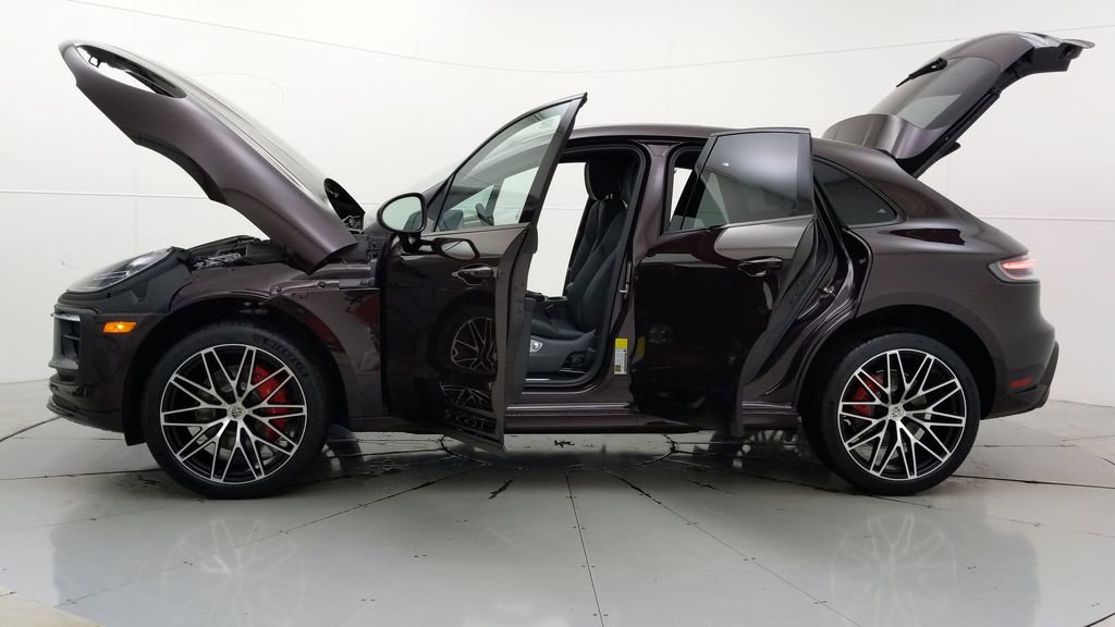 Certified 2024 Porsche Macan S AWD/4WD image 13