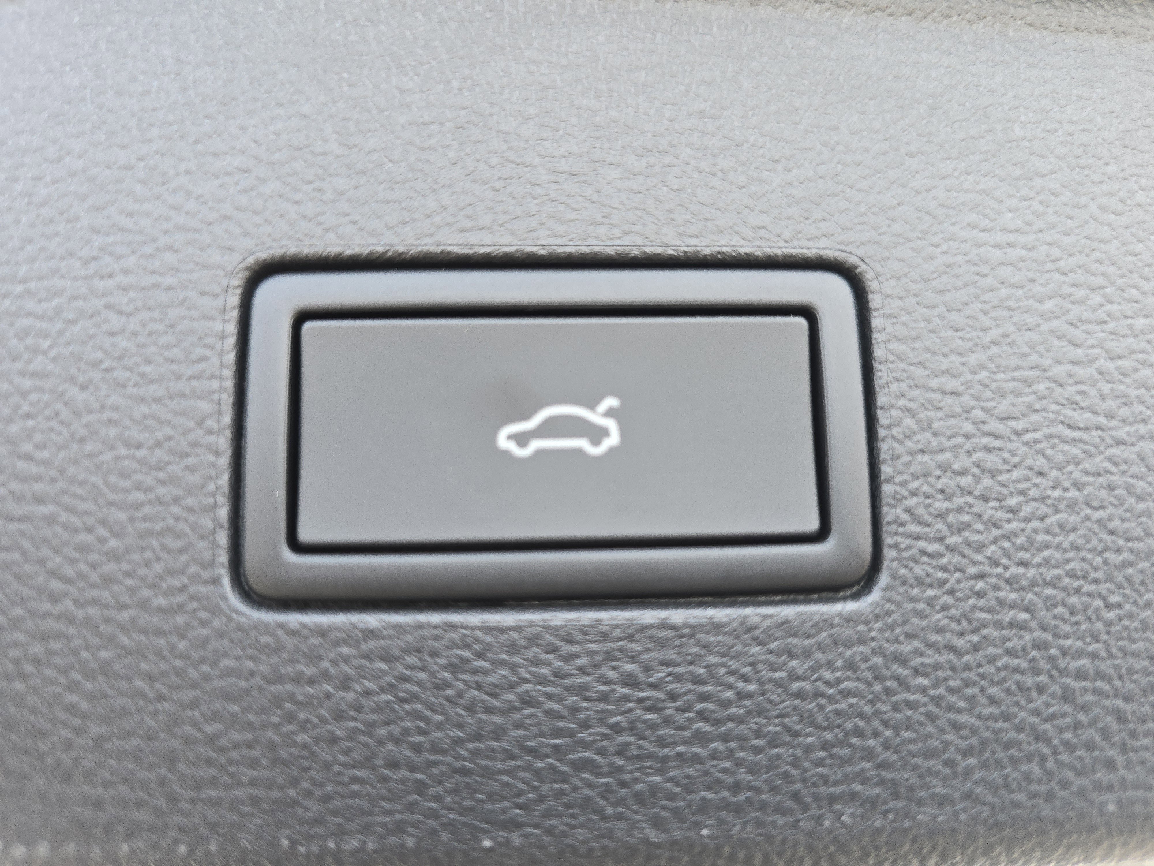 New 2026 Volkswagen Atlas SE image 15