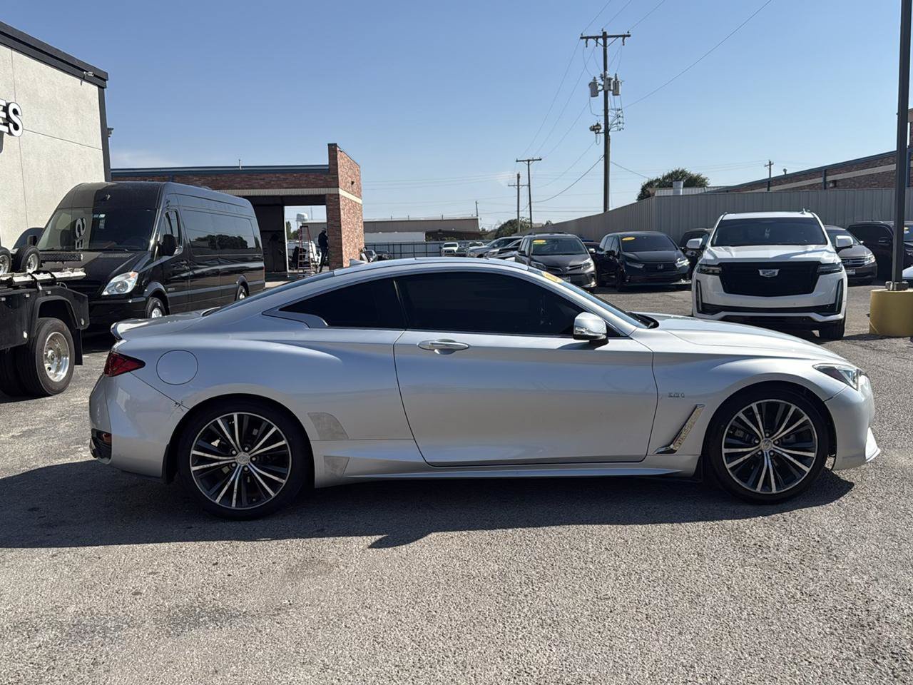 Used 2018 INFINITI Q60 3.0t Luxe w/ Sensory Package 3.0T Luxe RWD image 5