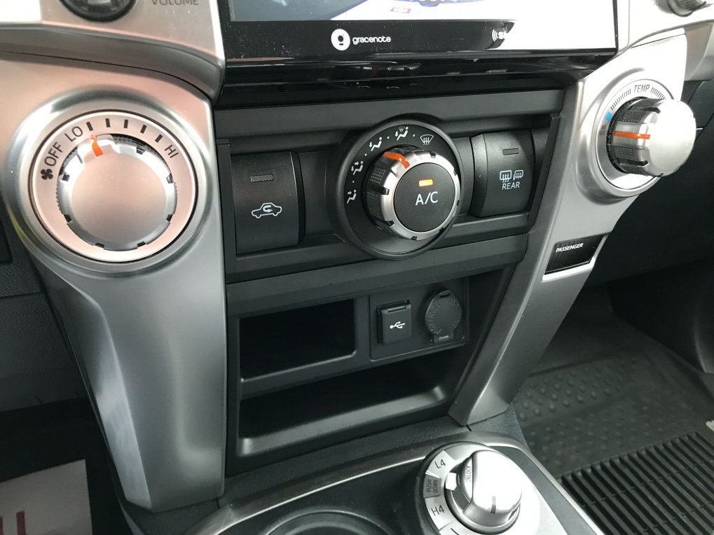 Used 2020 Toyota 4Runner SR5 AWD/4WD image 20