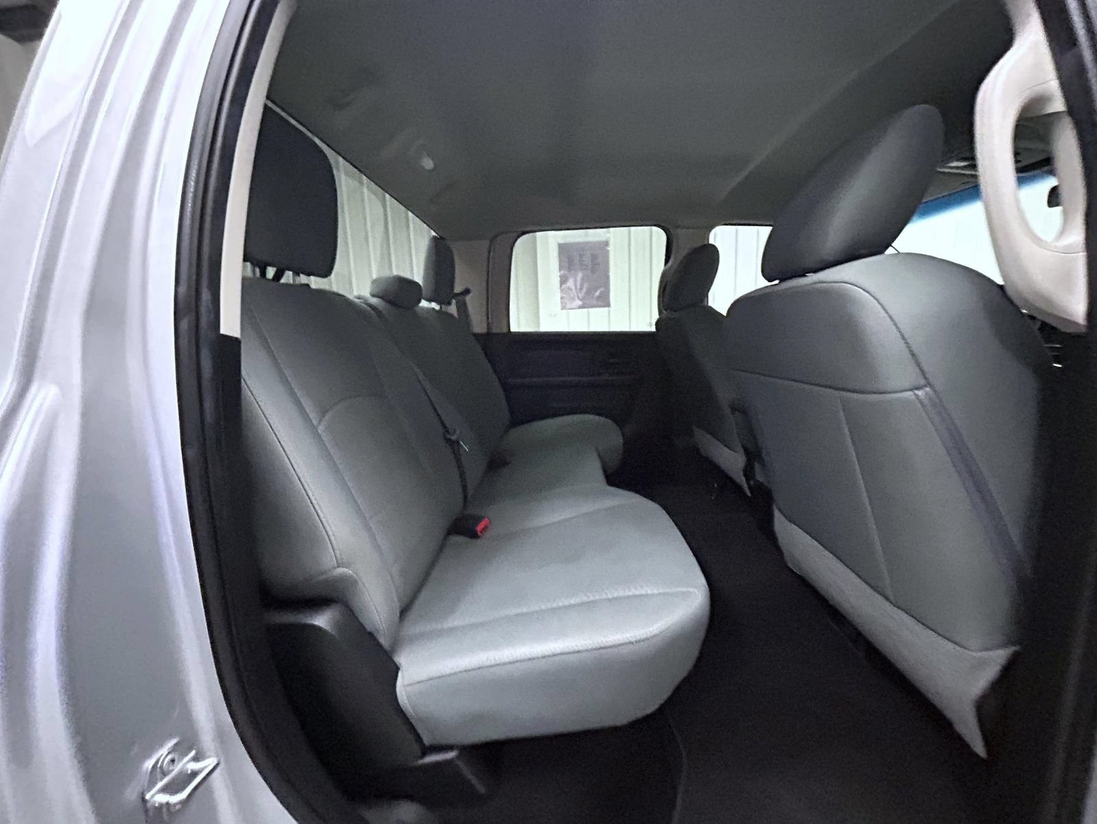 Used 2018 RAM 1500 Express w/ Express Value Package AWD/4WD image 18