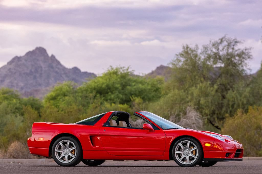 Used 2005 Acura NSX T RWD image 2