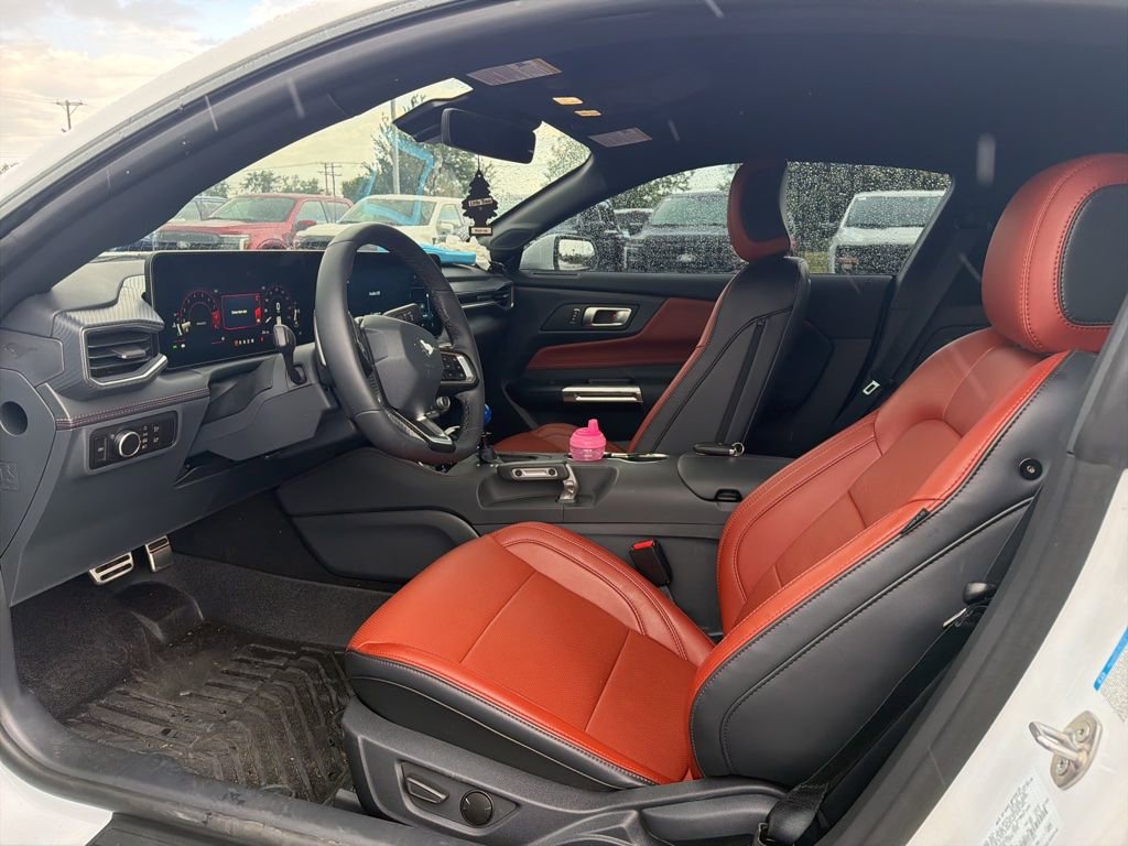 Used 2025 Ford Mustang GT Premium w/ GT Performance Package RWD image 6