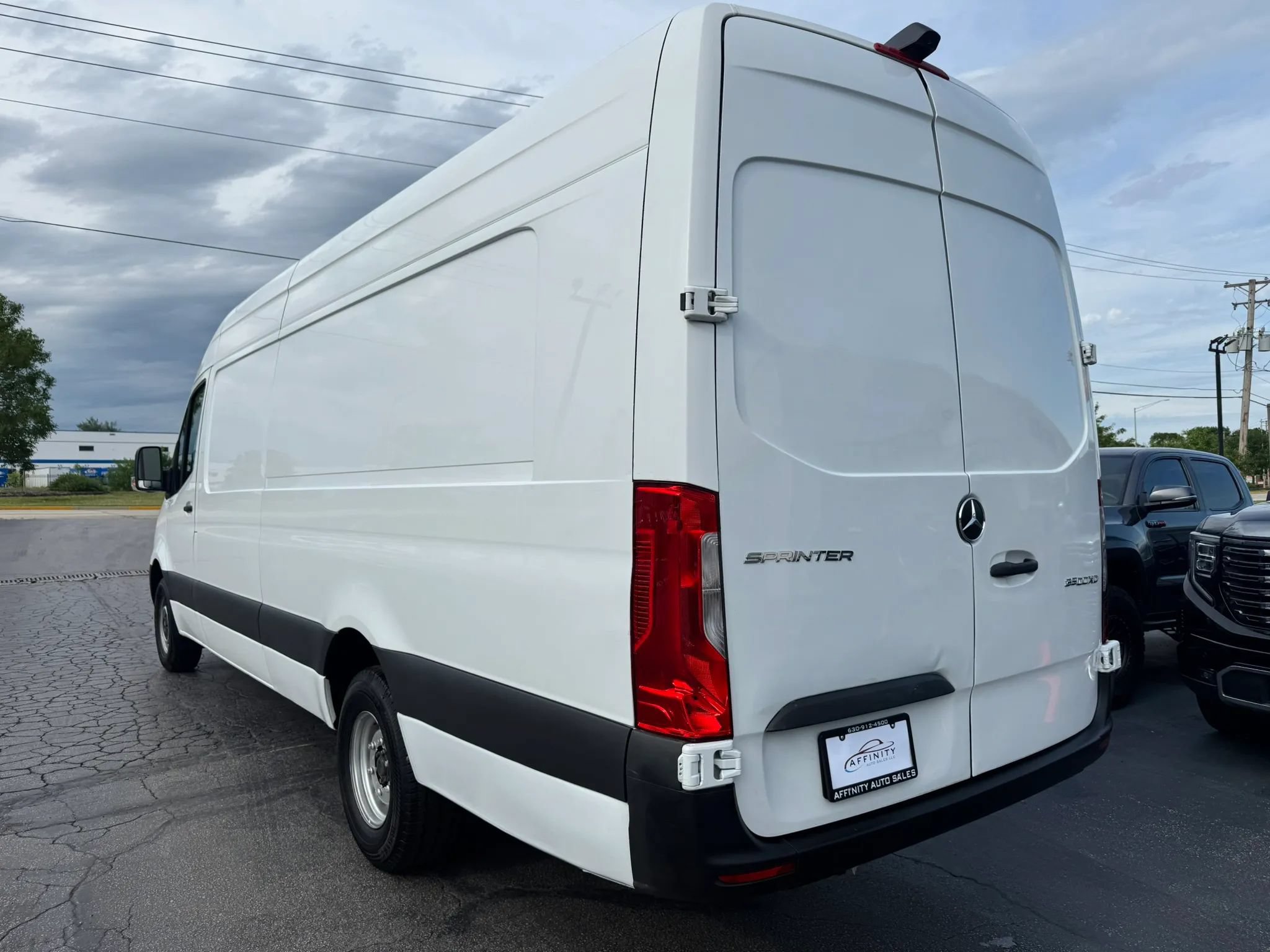 Used 2020 Mercedes-Benz Sprinter 3500 w/ Driver Convenience Package image 6