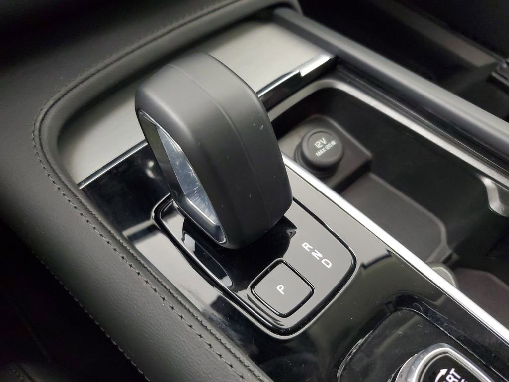 Certified 2025 Volvo XC90 B5 Core AWD/4WD image 33
