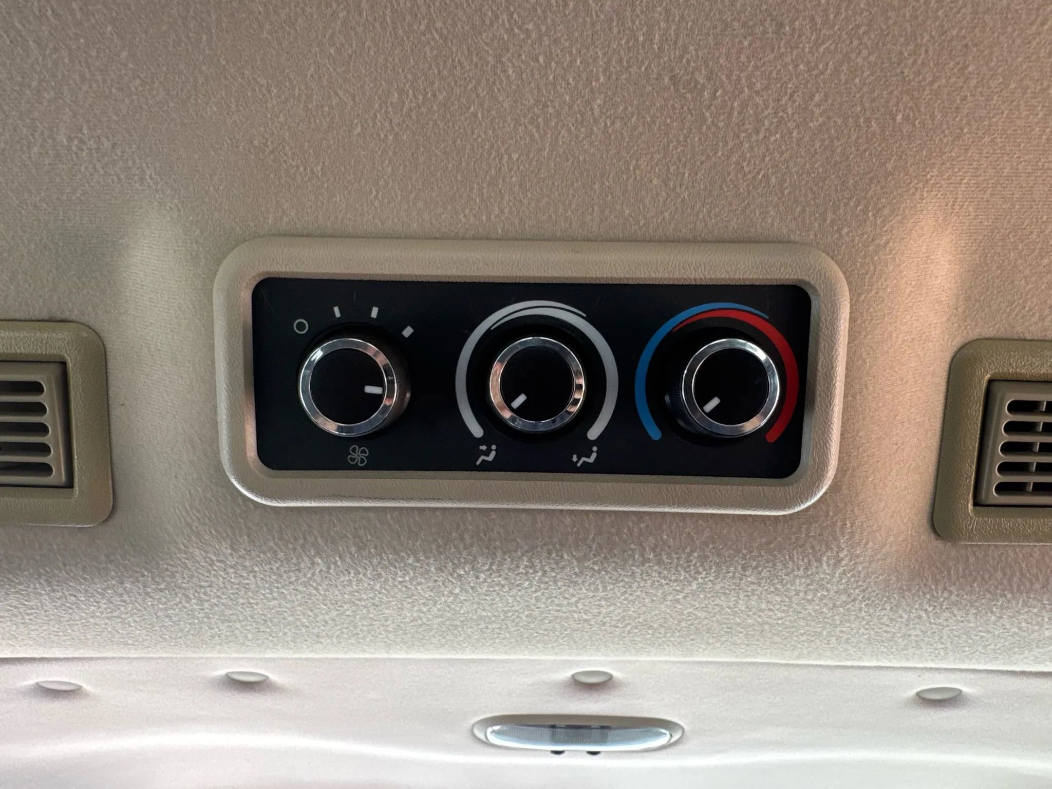 Used 2011 Chevrolet Express 2500 LS image 34