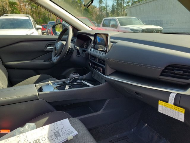 New 2026 Nissan Rogue SV FWD image 32