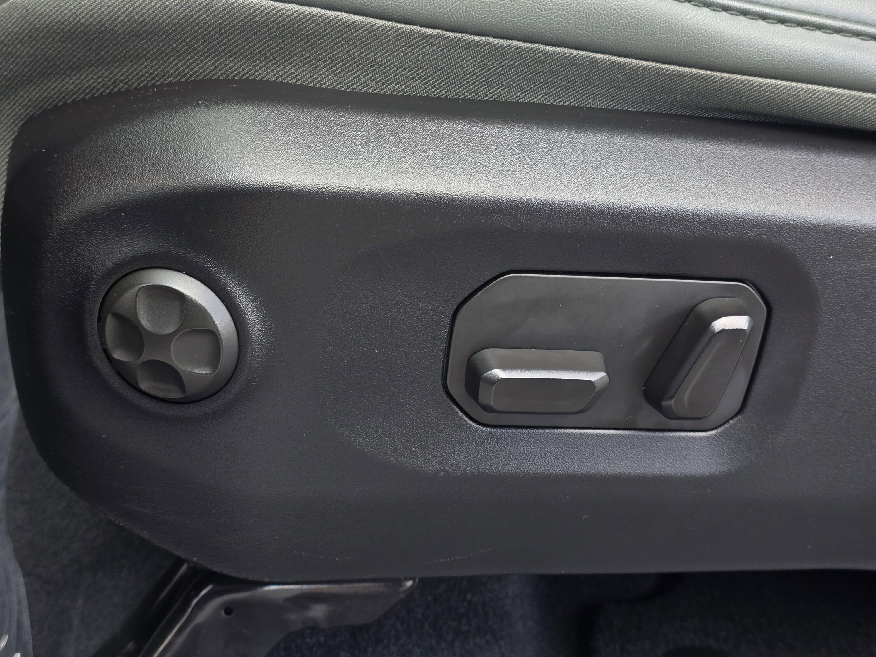 Used 2024 Jeep Gladiator Mojave w/ Convenience Group image 37