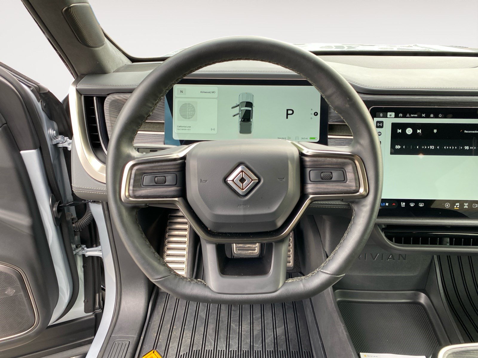 Used 2024 Rivian R1T Adventure Dual AWD/4WD image 13